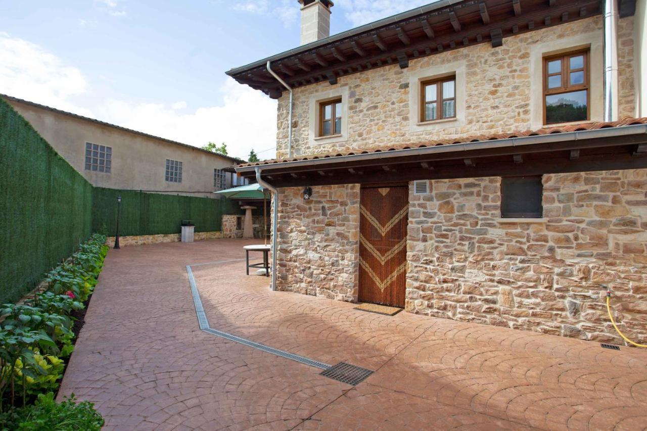 Los Campos Vivienda Vacacional Onís Exteriör bild