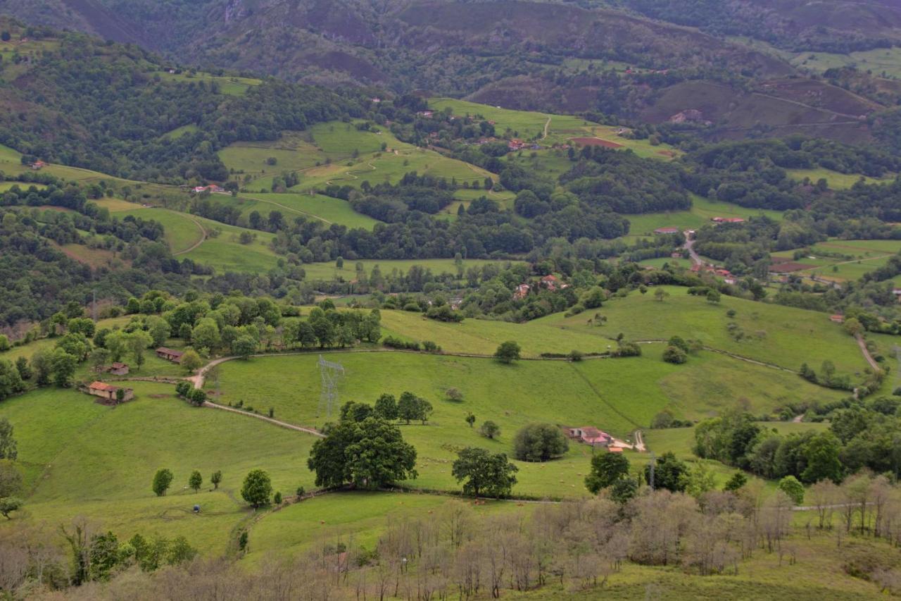 Los Campos Vivienda Vacacional Onís Exteriör bild
